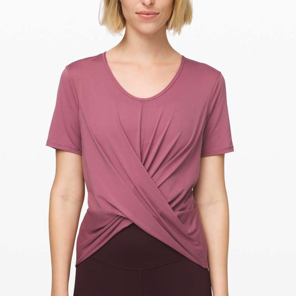 Lululemon Do The Daily Mauve Twist Front Short Sleeve Top